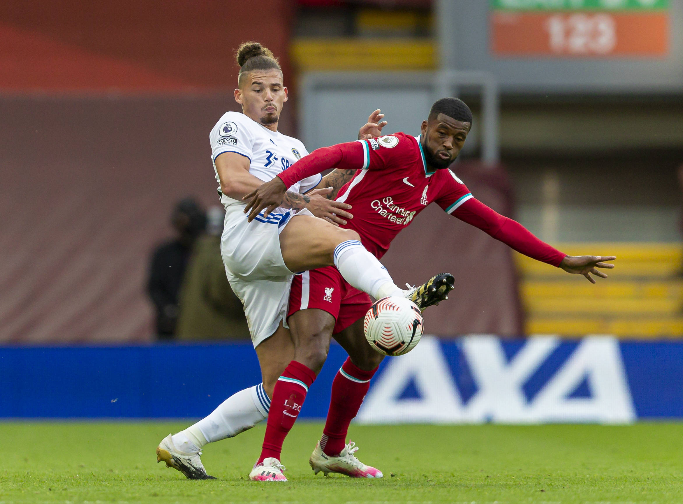 通过与当地 通过与当地